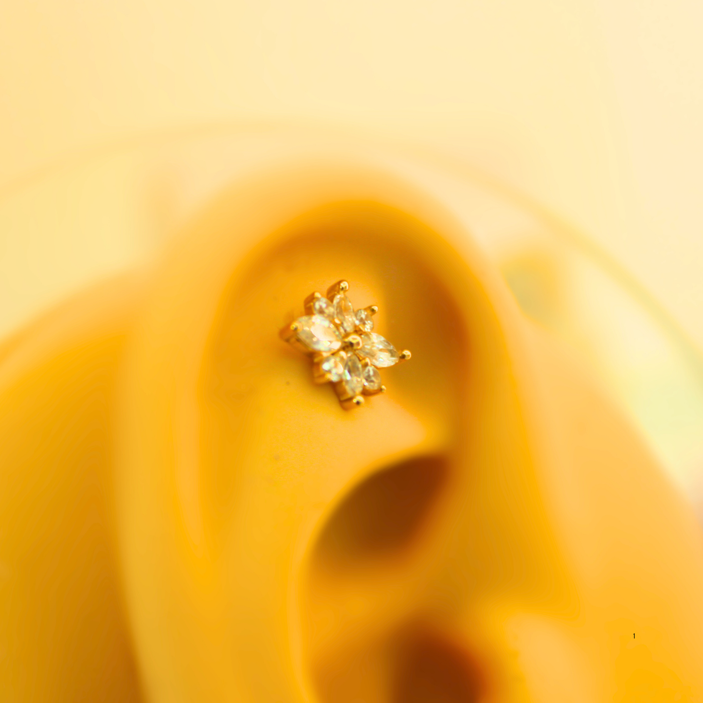 Flor zirconias - Oro puro 14k