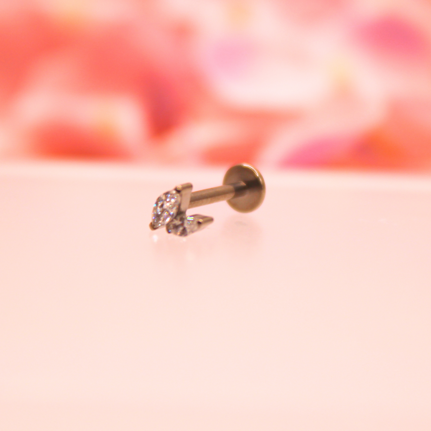 Labret hojita doble zirconias blancas - Titanio