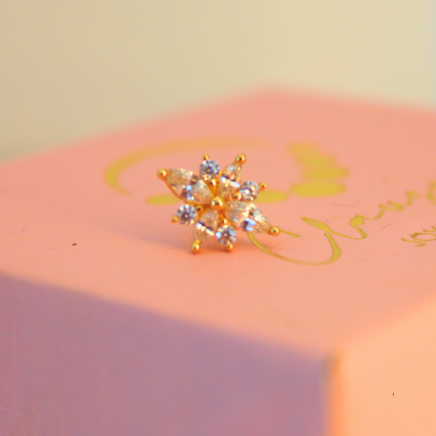 Flor zirconias - Oro puro 14k