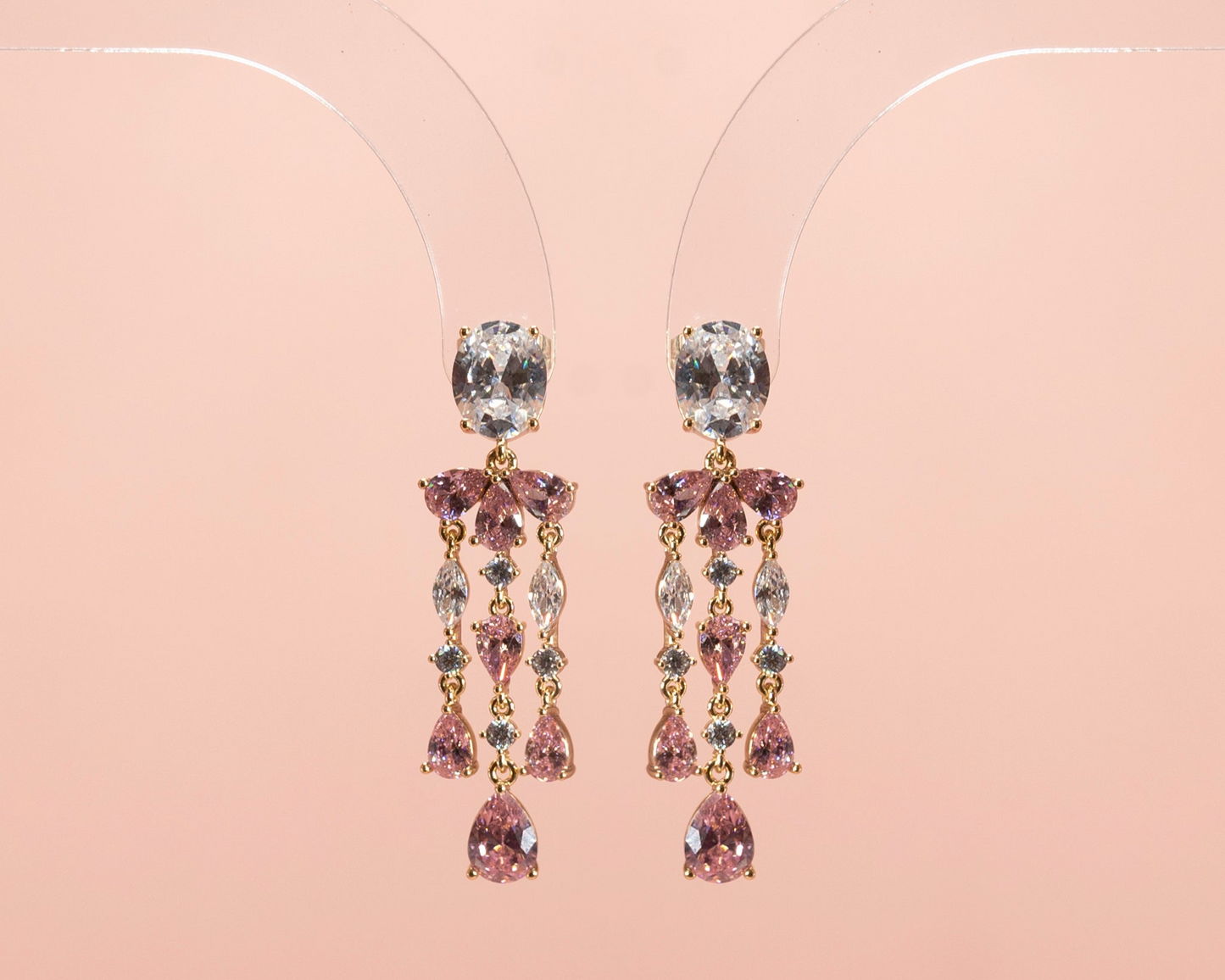 Aretes largos con zirconias colgantes