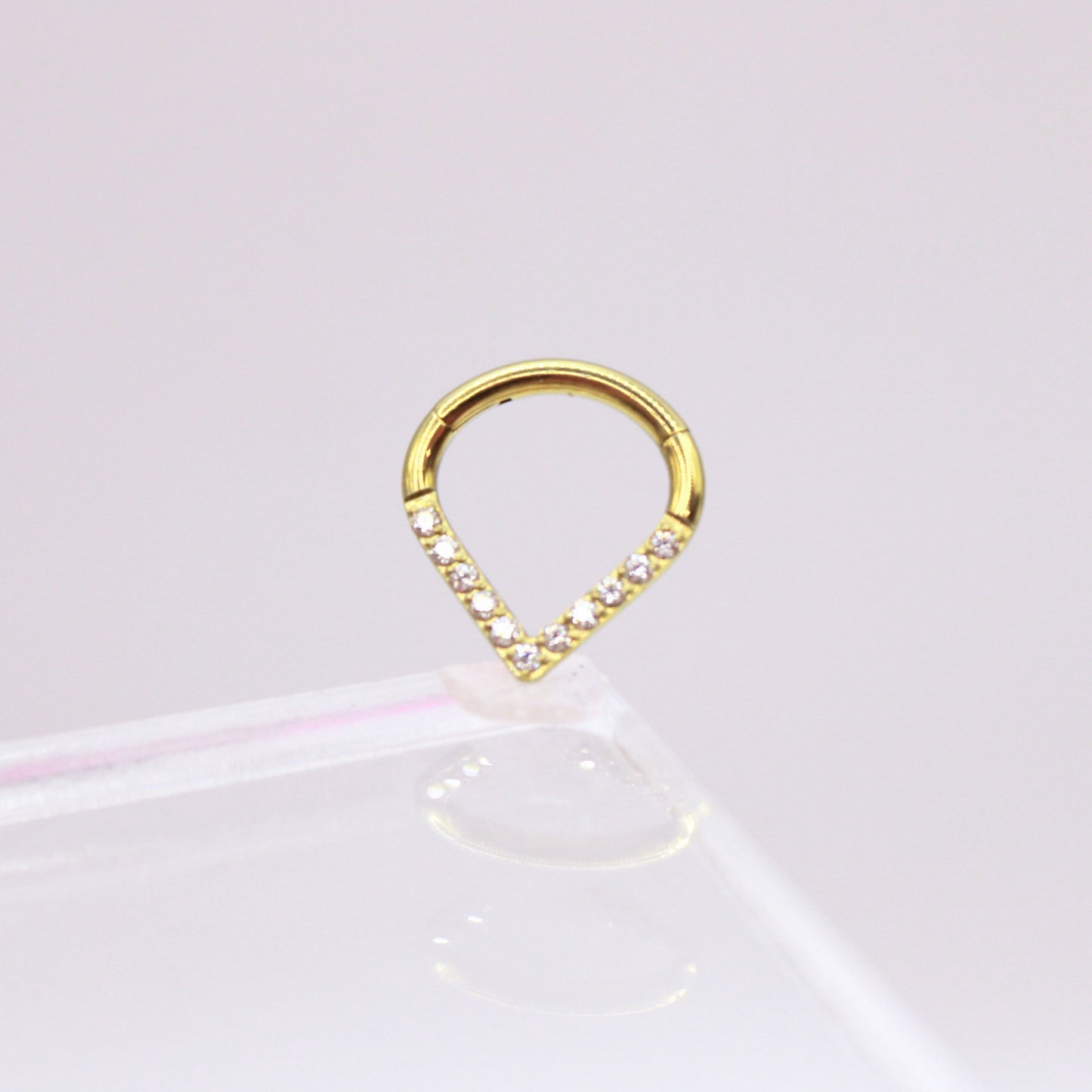 Aro Clicker diseño "V" Titanio