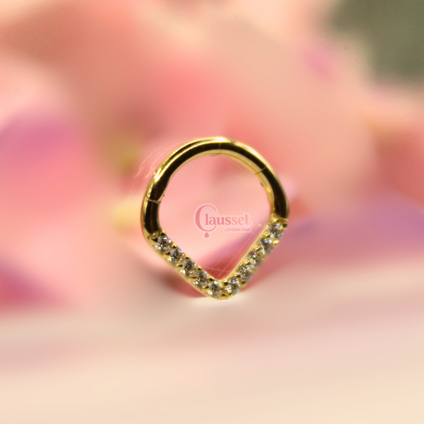 Aro clicker diseño V - Oro solido 14k