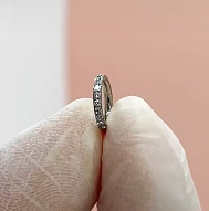 Aro Clicker 6mm con Zirconias de lado Titanio
