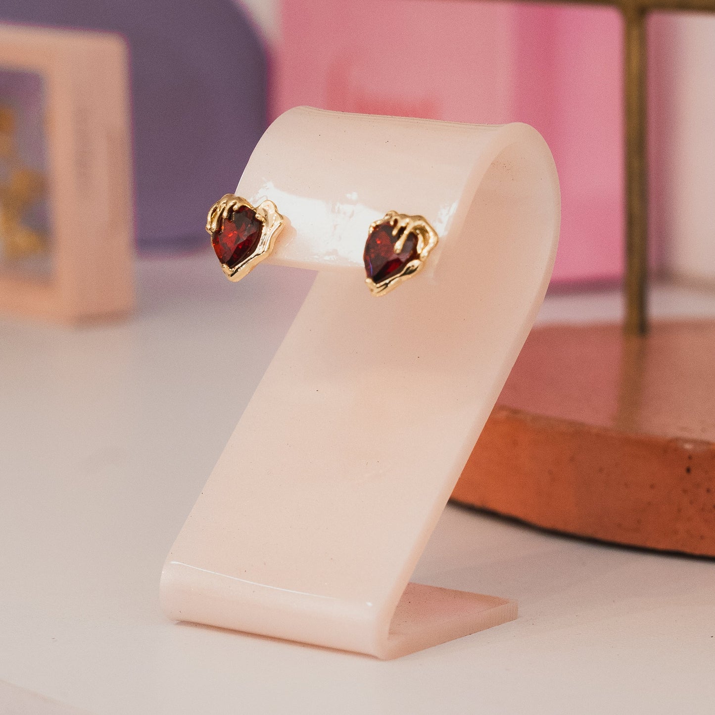 Arete Corazón Rojo - Oro laminado