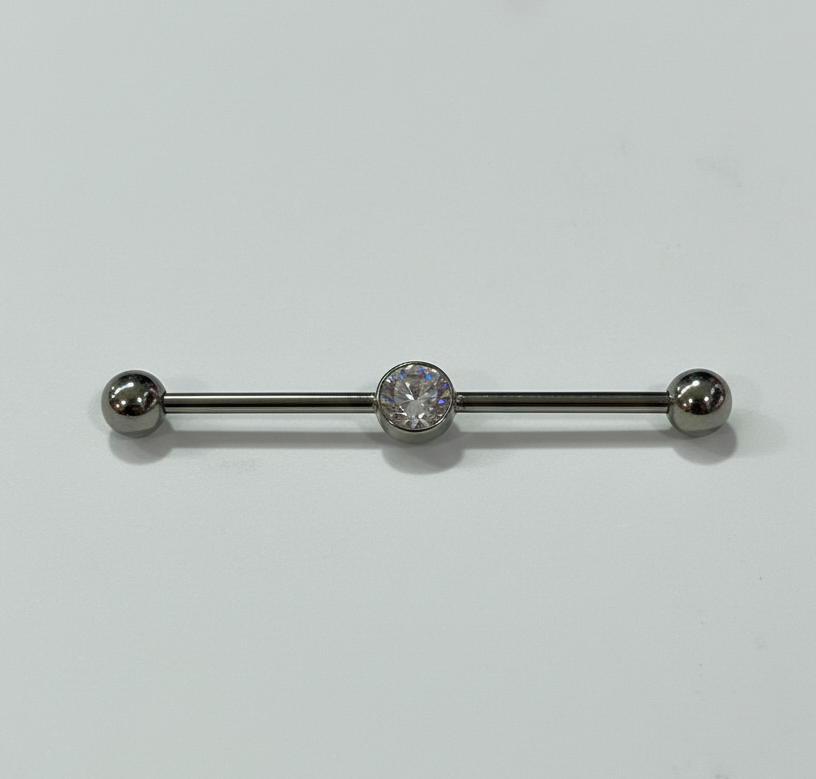 Piercing Industrial con zirconia biselada plateado - Titanio