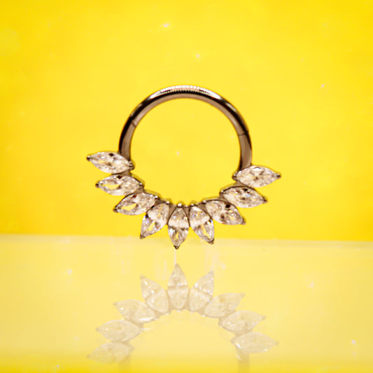 Aro clicker maxi diseño 9 zirconias - Titanio