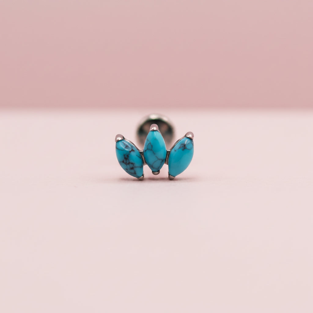 Piercing Flor de Loto 3 Pétalos Ópalo Turquesa- Titanio (Labret )