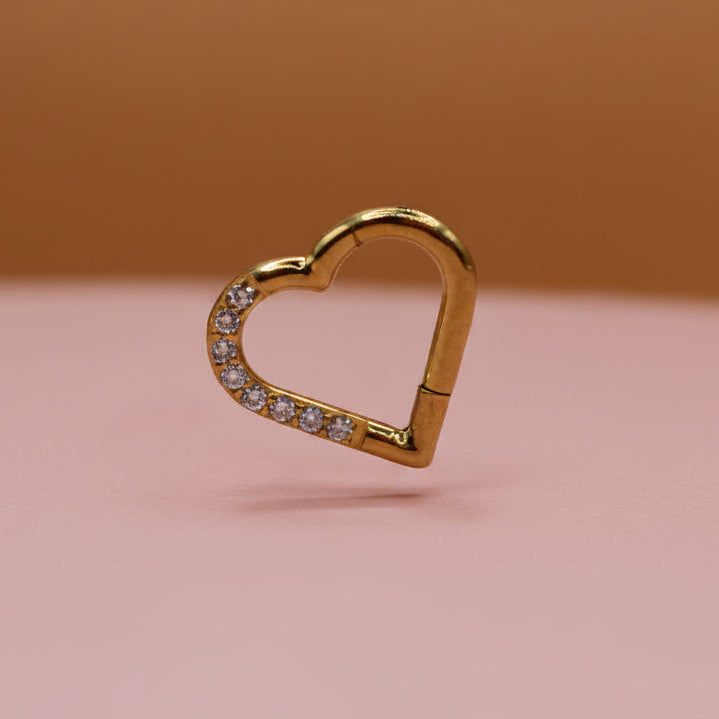 Piercing corazón zirconias dorado PVD GOLD - Titanio (Clicker)
