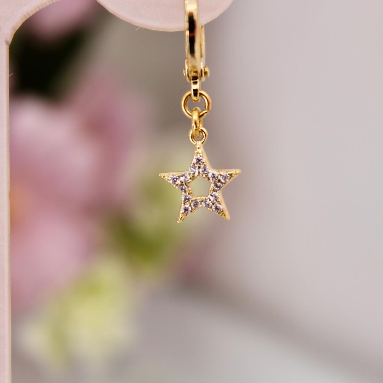 Huggies estrellas con zirconias - Oro laminado premium 14k