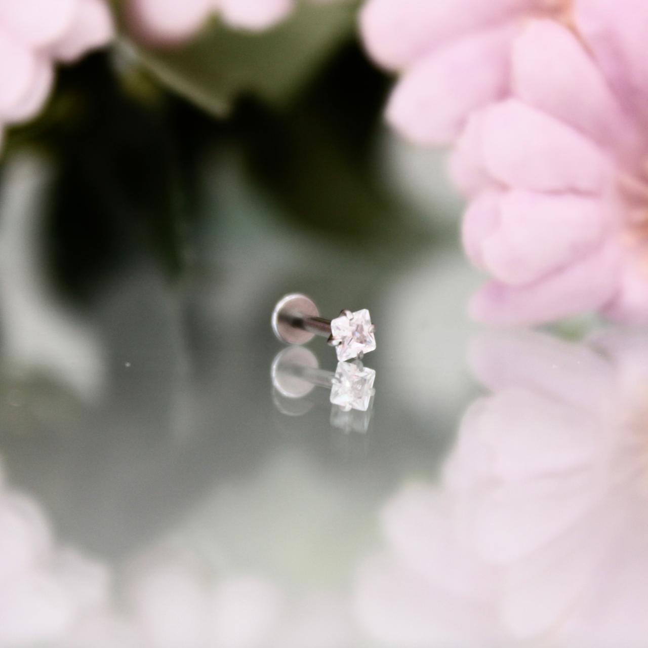 Zirconia cuadrada blanca- Acero quirúrgico