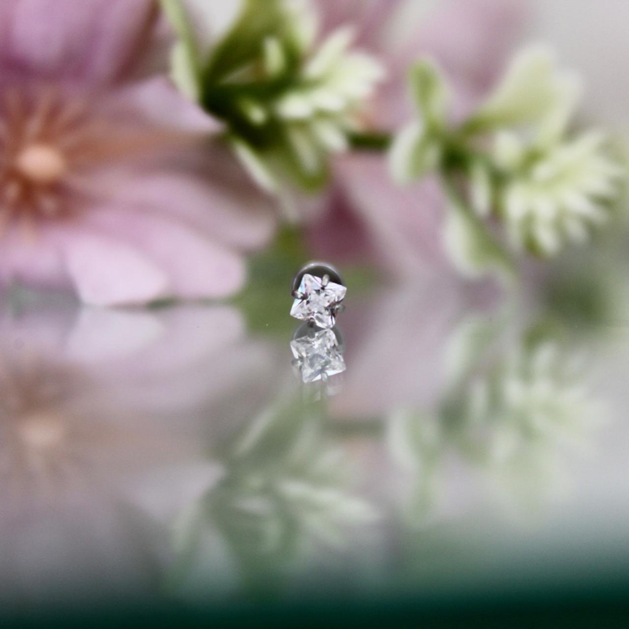Zirconia cuadrada blanca- Acero quirúrgico