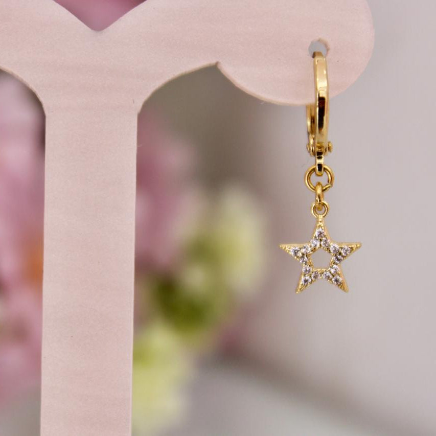 Huggies estrellas con zirconias - Oro laminado premium 14k