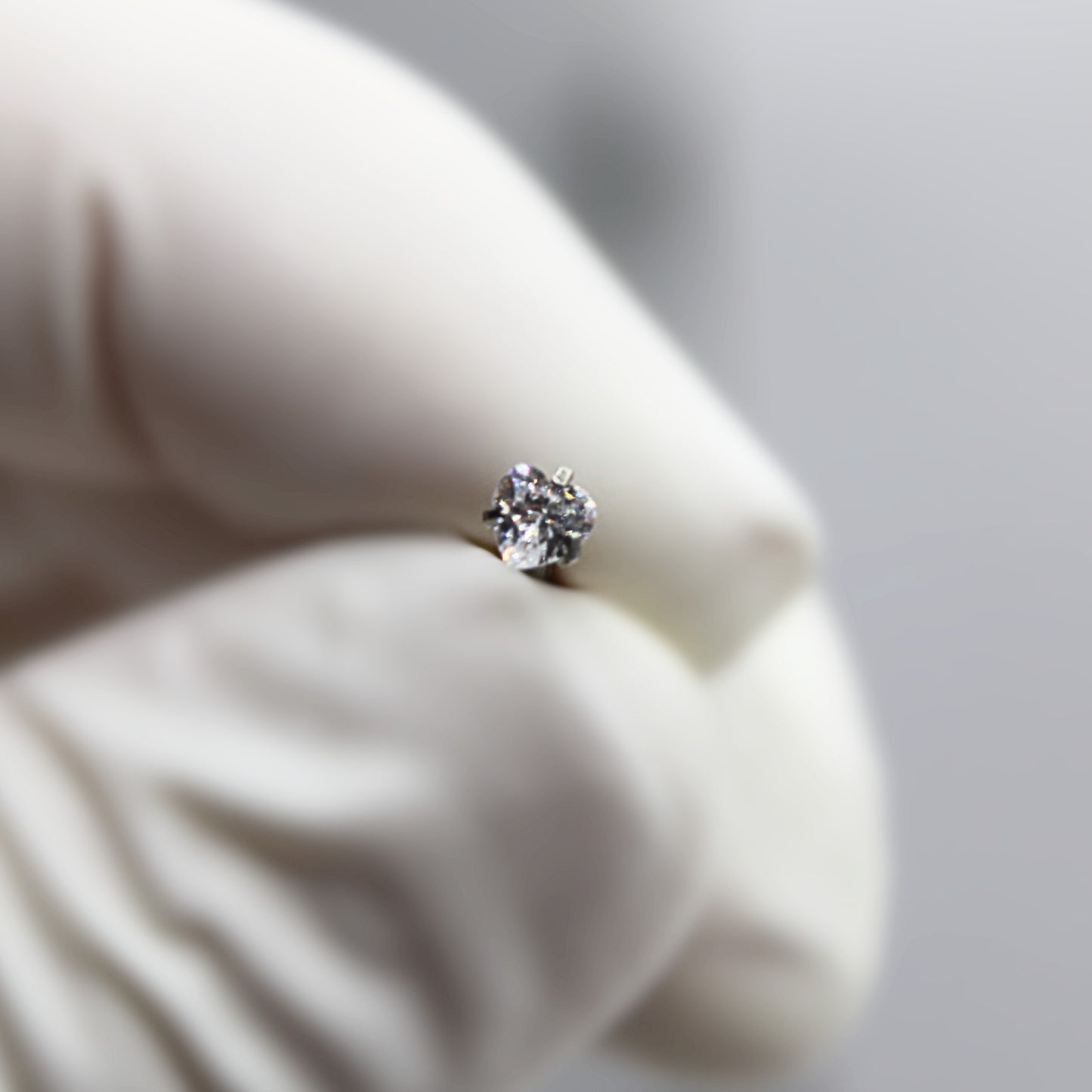 Labret Zirconia de corazón- Titanio