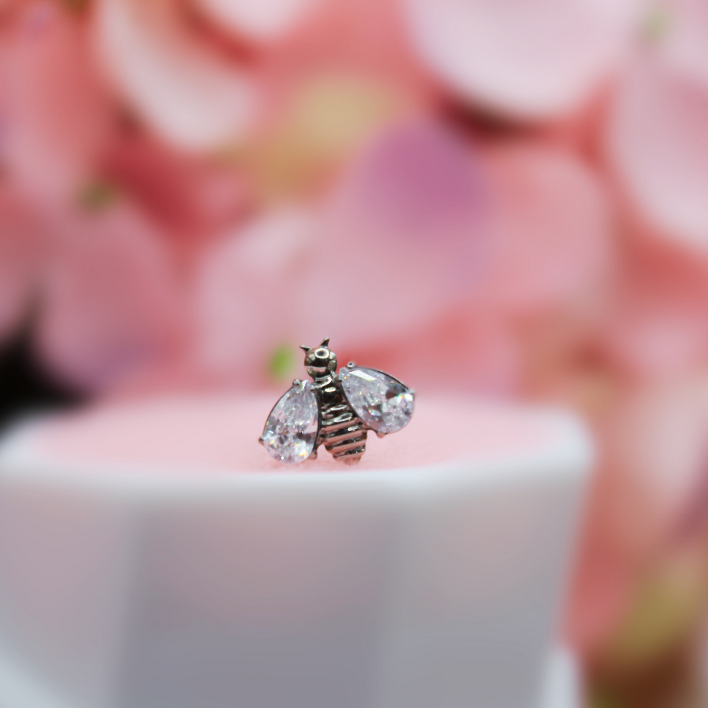Labret Abeja - Titanio