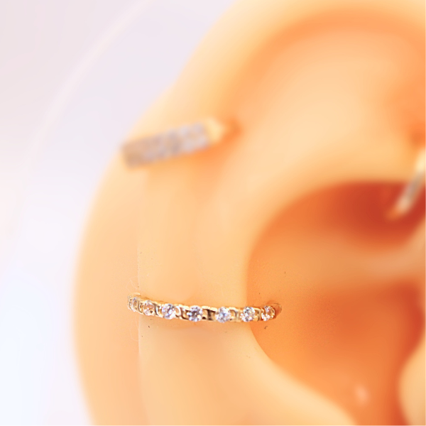 Aro Clicker con Zirconias- Oro solido 14k