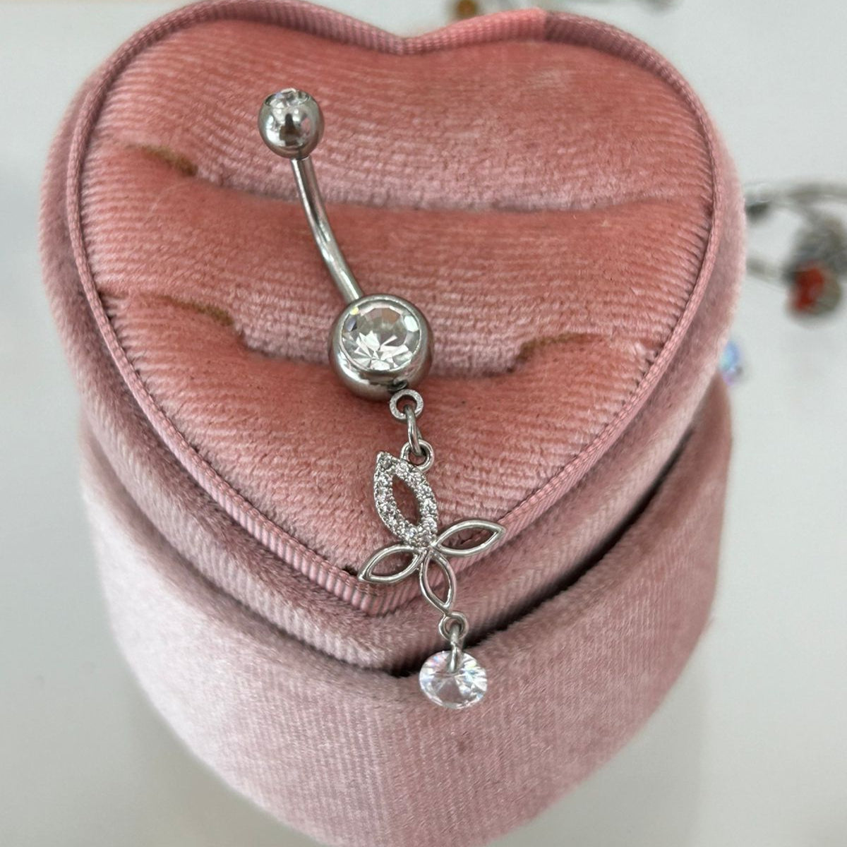 Piercing Ombligo Mariposa Colgante Con Zirconias Plateado - Acero Quirúrgico