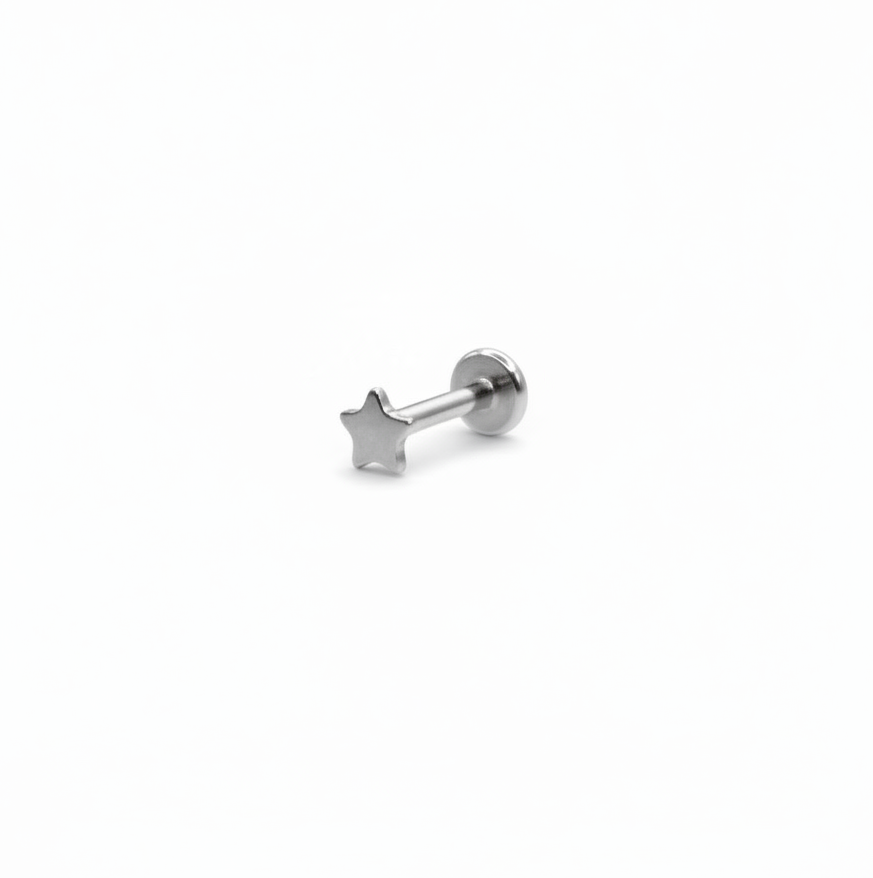 Piercing estrella plana plateada - Acero quirúrgico (Labret)