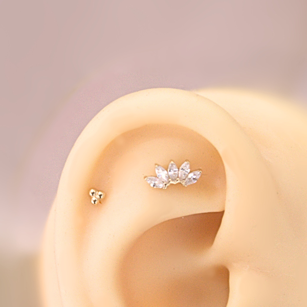 Labret Flor de Loto con Zirconias- Oro solido 14k