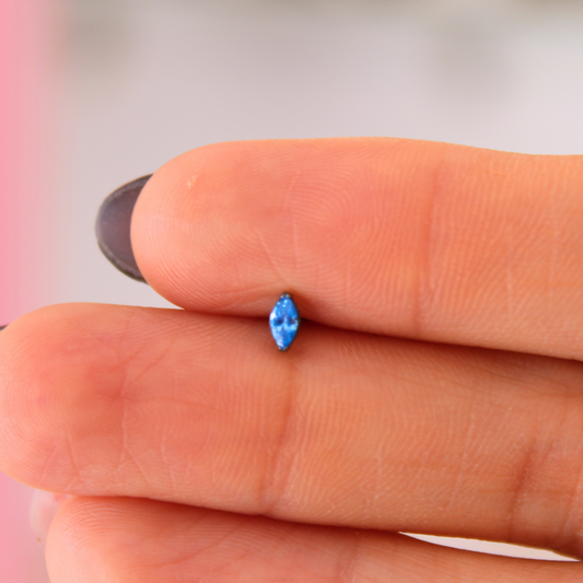 Labret Rombi Azul - Titanio