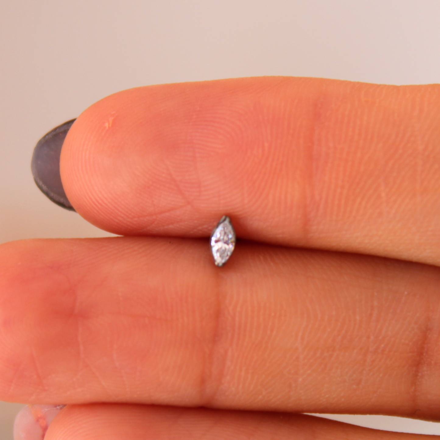 Piercing Rombi Blanco - Titanio (Labret)