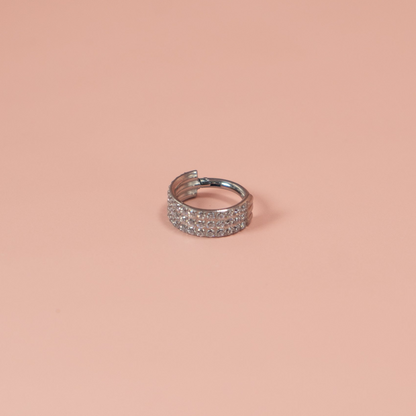 Aro clicker triple zirconia "MATISSE" plateado