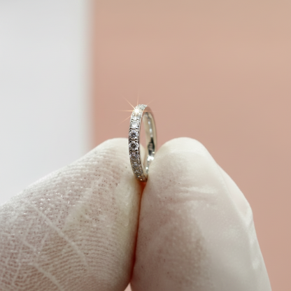 Aro con zirconias -  Titanio