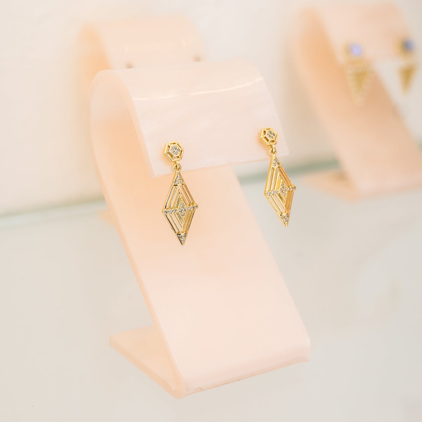 Aretes Rombos con Zirconias - Oro laminado premium 14k
