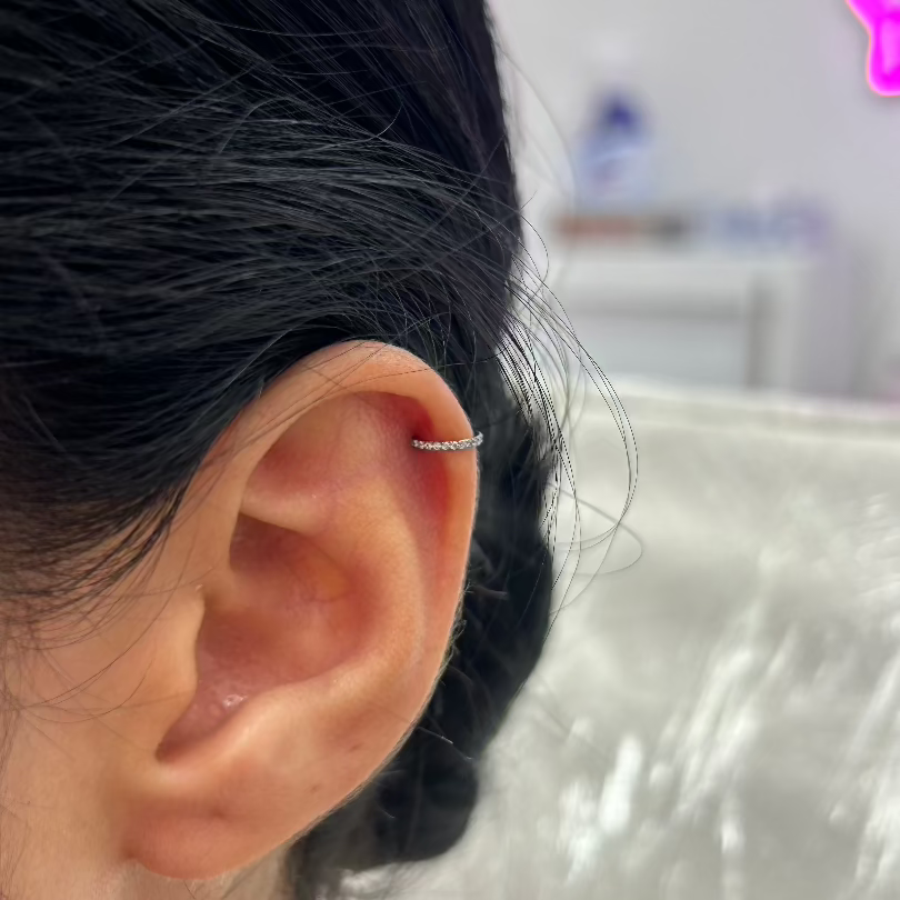 Aro Clicker 6mm con Zirconias de lado Titanio