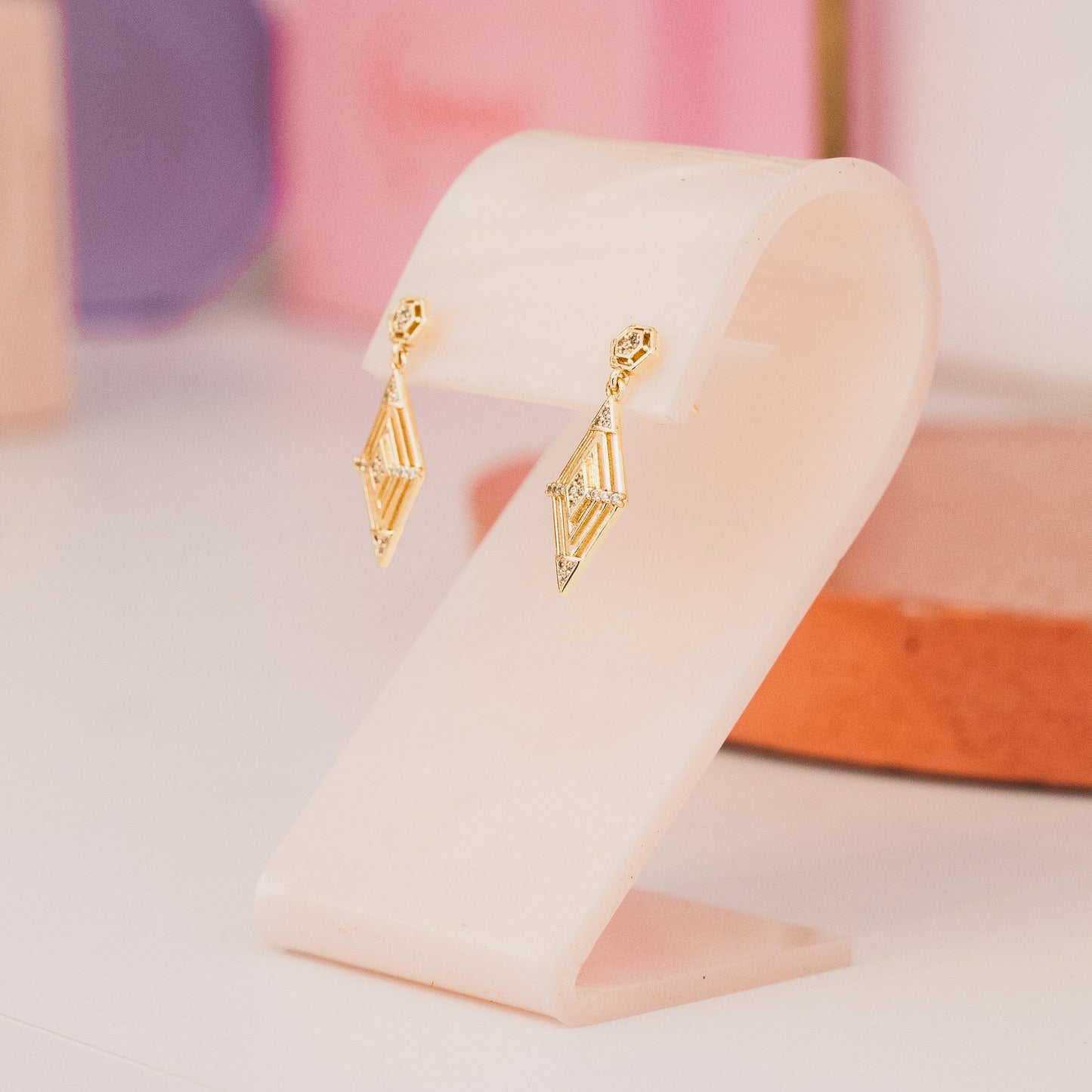 Aretes Rombos con Zirconias - Oro laminado premium 14k
