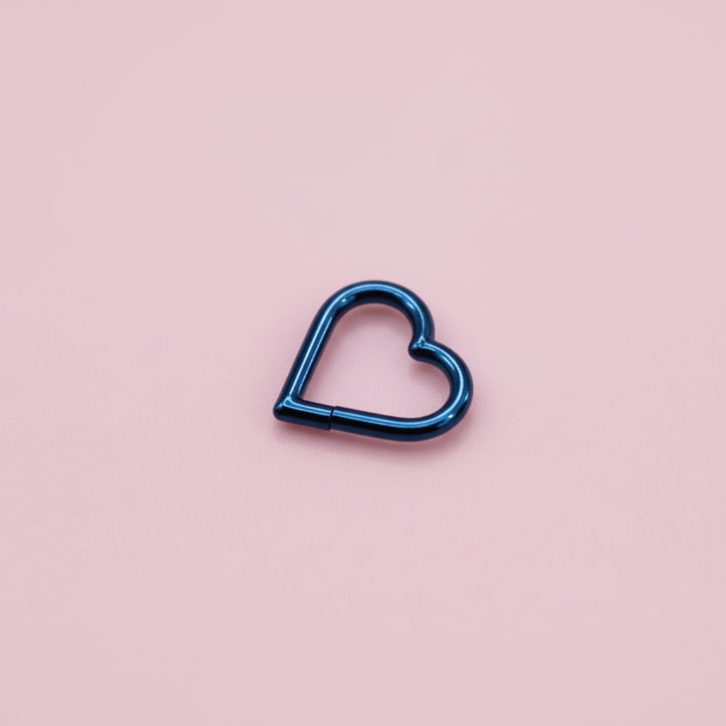 Piercing Corazón azul oscuro - Titanio (Clicker)