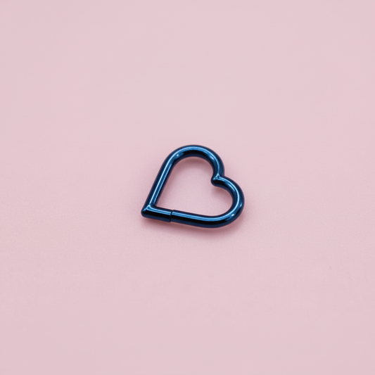 Piercing Corazón azul oscuro - Titanio (Clicker)