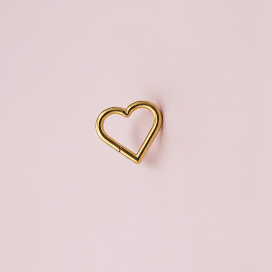 Piercing Corazón Dorado - Titanio (Clicker)