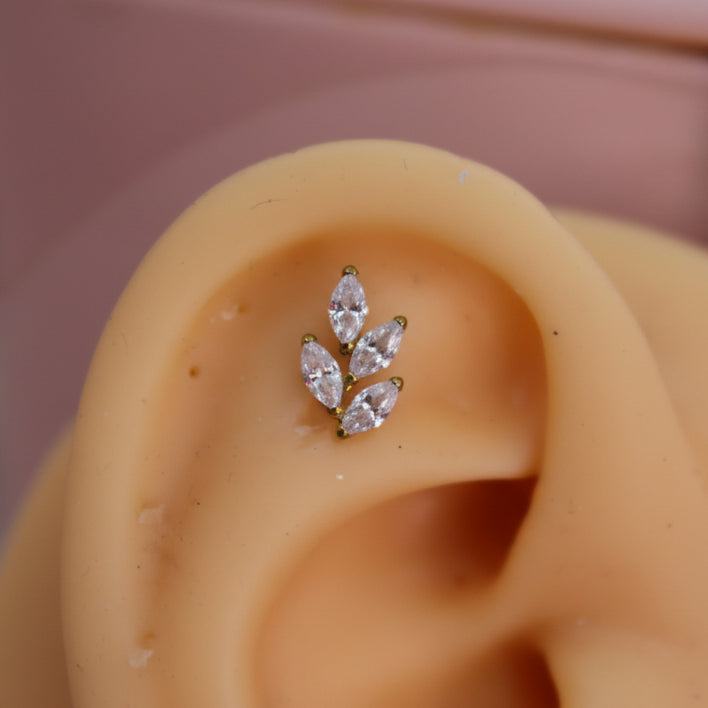 Piercing Enredadera Blanca - Titanio (Labret)