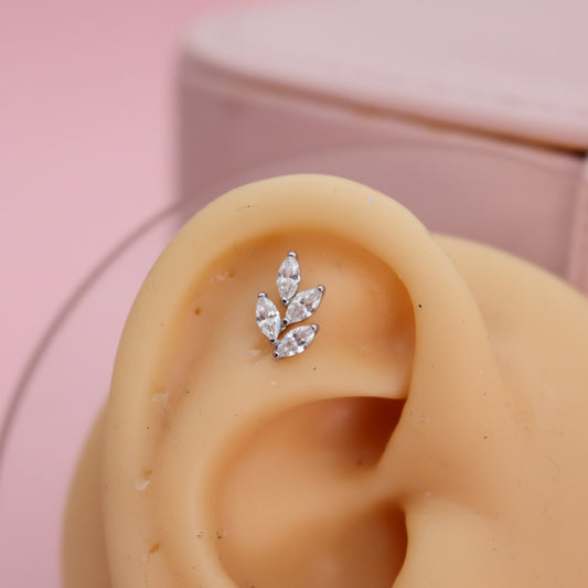 Piercing Enredadera Blanca - Titanio (Labret)