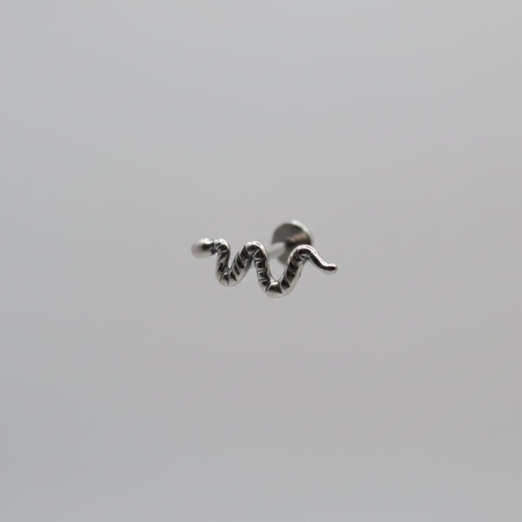 Piercing Serpiente Plateada - Titanio