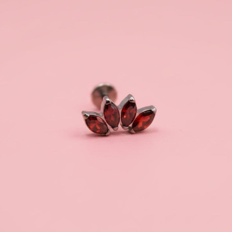 Piercing Flor de Loto 4 pétalos Rubí  - Titanio