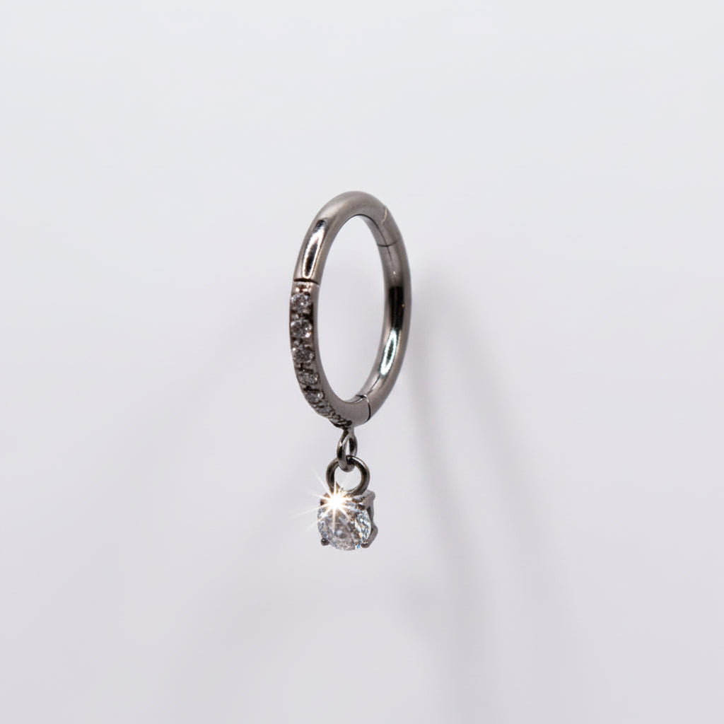 Aro clicker con zirconia colgante para lóbulo, helix, nostril  - Titanio