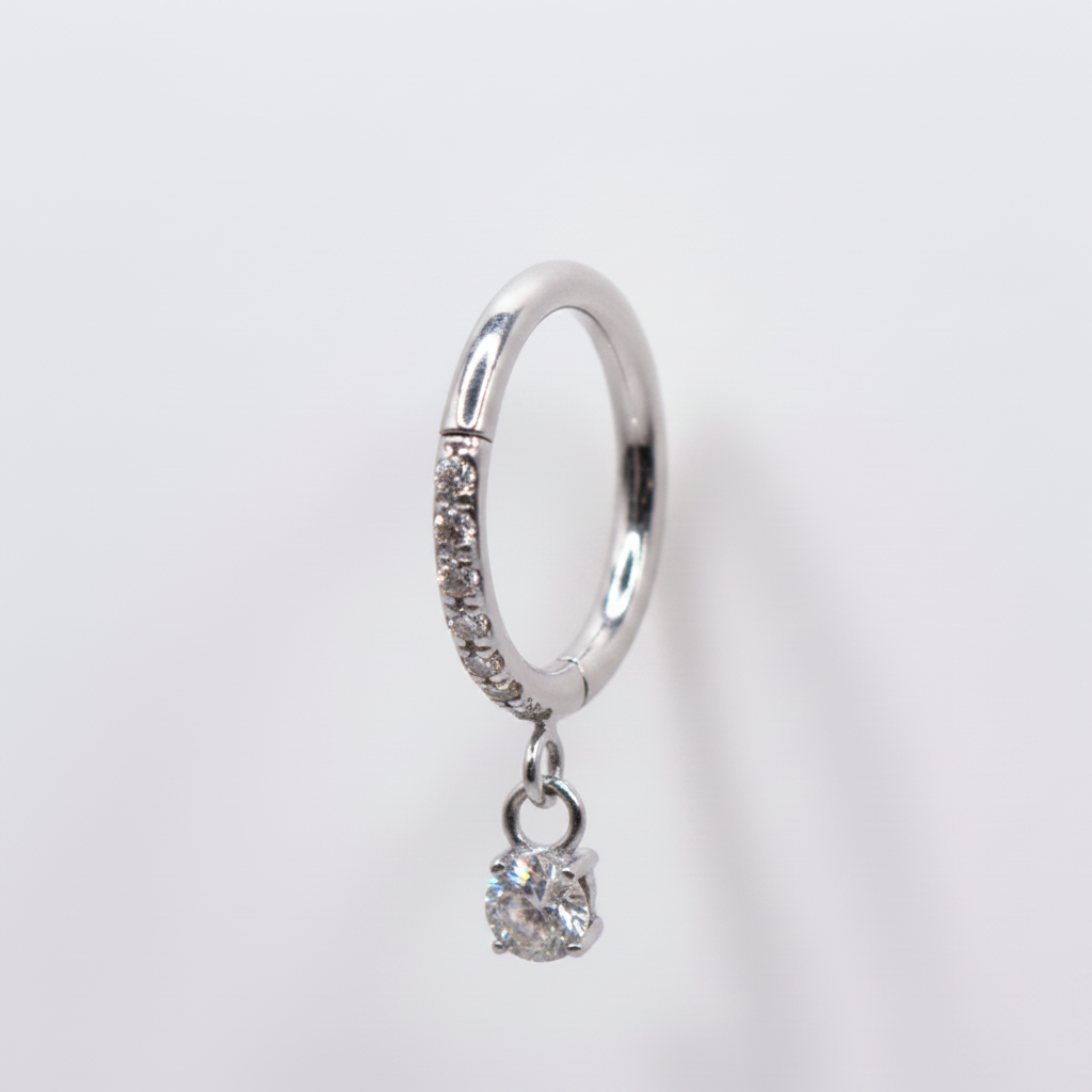 Aro clicker con zirconia colgante para lóbulo, helix, nostril  - Titanio