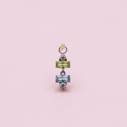 Charm Cristales verde y aqua - Titanio