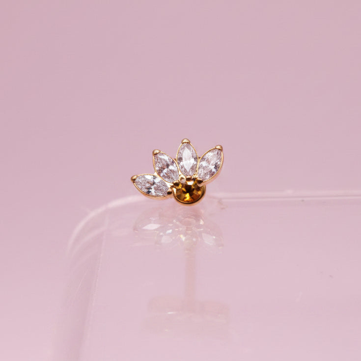Piercing Flor de Loto Blanca - Titanio (Recubrimiento PVD GOLD)