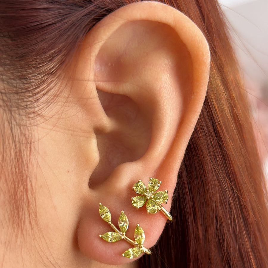 Aretes con simulador de Hojas verdes - Oro laminado premium 14k