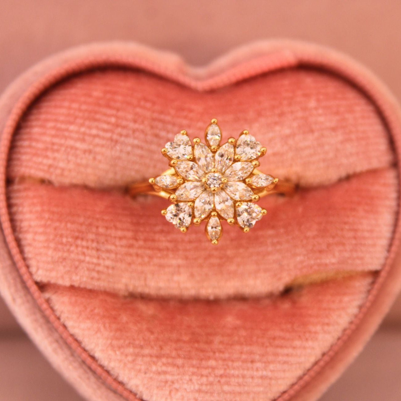 Anillo flor de zirconias - Oro laminado 14k