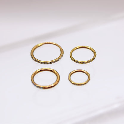 Aro Clicker con Zirconias de lado Titanio