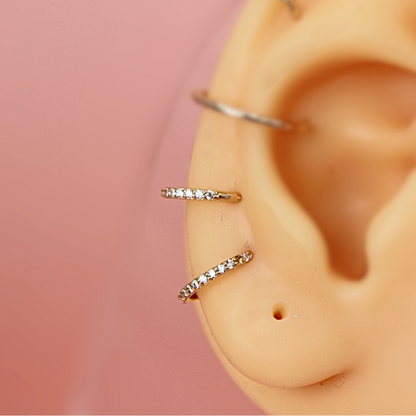 Aro Clicker con Zirconias- Oro solido 14k