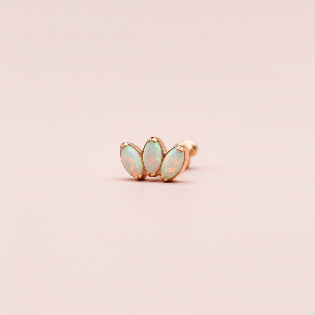 Piercing Flor de Loto 3 Pétalos Ópalo tornasol - Titanio (Labret )